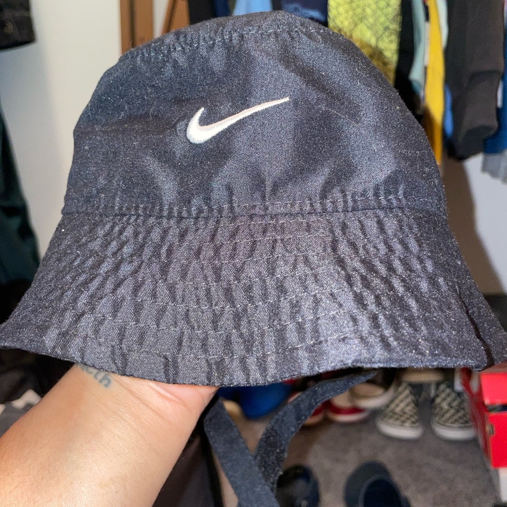 Black infant bucket hat (NIKE)